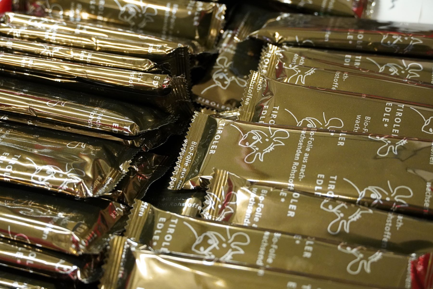 Tiroler Edle Schokoladen - in Bio-Folie verpackt